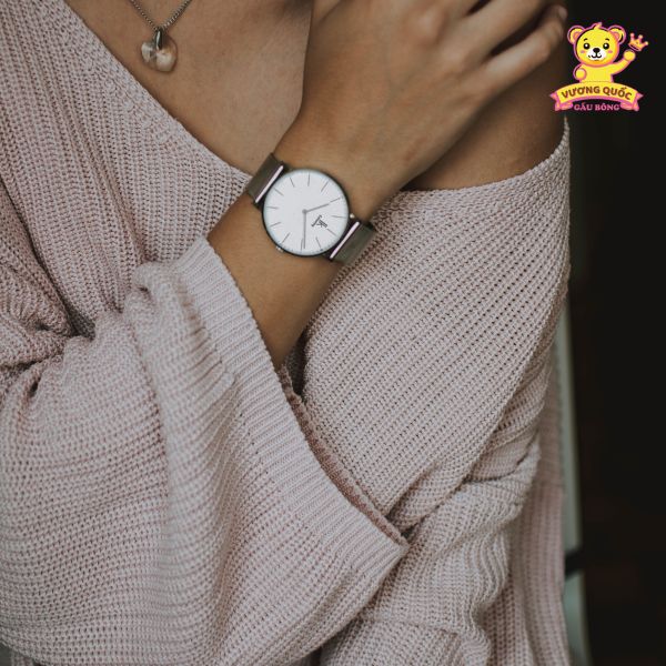 Tặng đồng hồ đeo tay