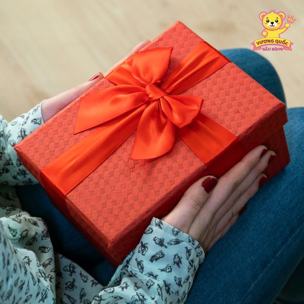 Tặng quà đúng thời điểm