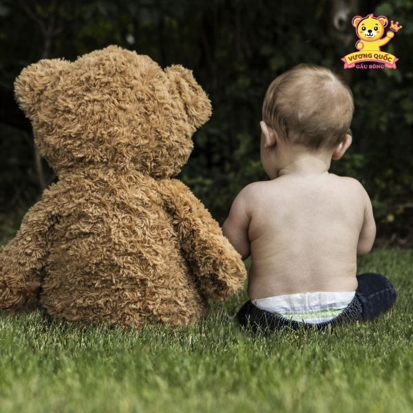 Gấu bông giúp trẻ học cách yêu thương và chia sẻ